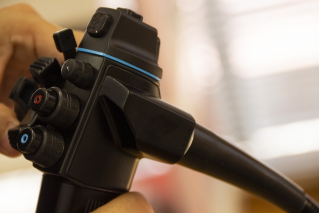 「腹部の痛みなど、通院すべき症状はありますか？」