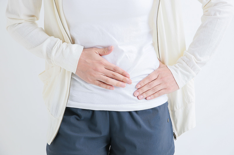 腹部が張っている